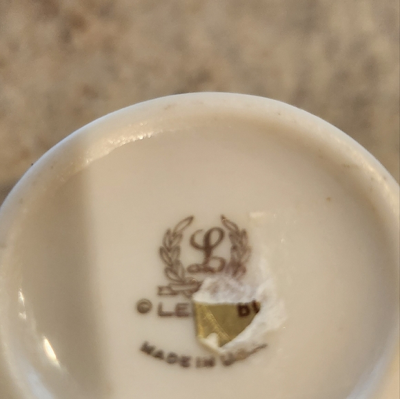 🌻LENOX🌻 Bud Vase🌻 - Picture 4 of 4